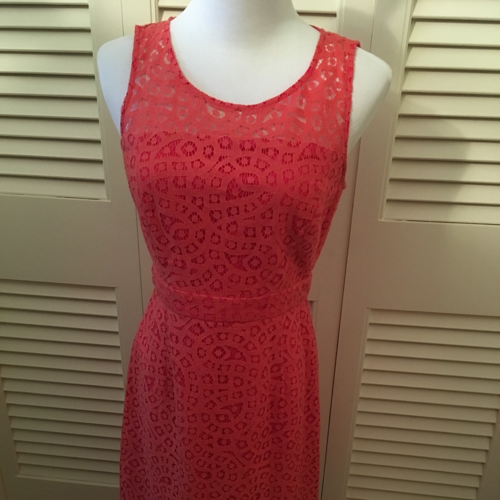 red sleeveless cocktail dress